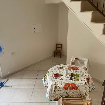 Miseria E Nobilta Check-in From 12 00 To 15 00 公寓 *