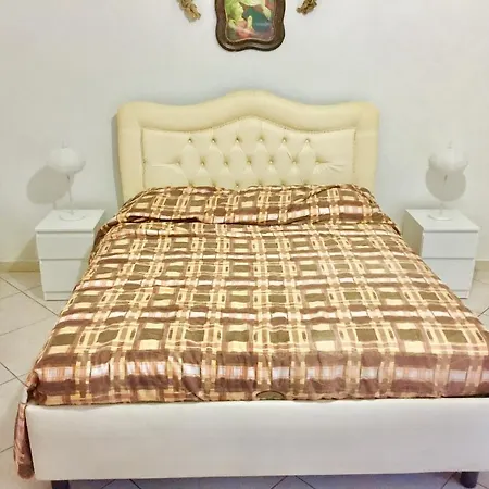 Miseria E Nobilta Check-in From 12 00 To 15 00 * 那不勒斯